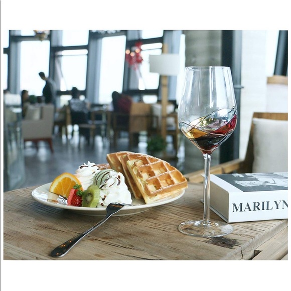 Hand Painted 15oz Wine Glass Set of 2 - Picture 3 of 8